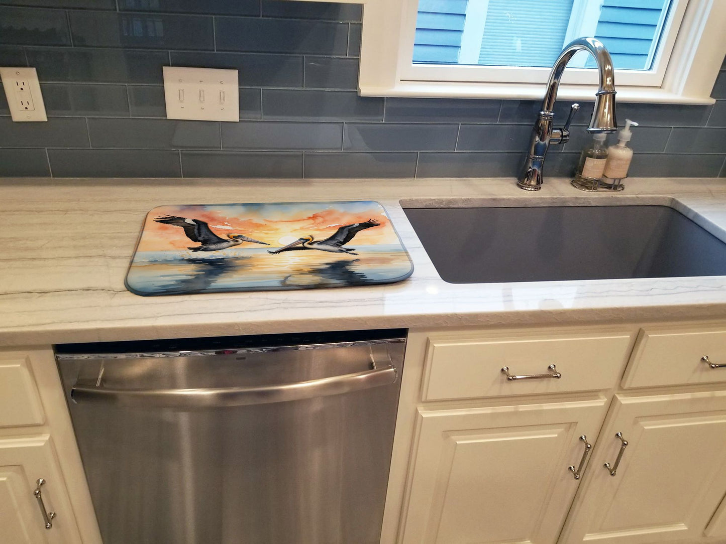 Pelicans Flying Dish Drying Mat Absorbent Dish Drying Mat Pad for Kitchen Counter Dish Drainer Mat for Countertop, 14 x 21", Multicolor