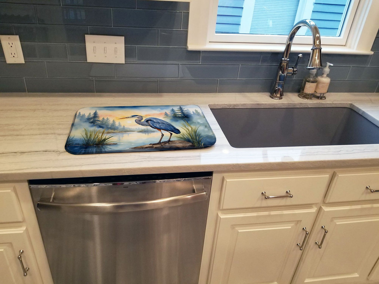 Blue Heron Emerging as the day fades Dish Drying Mat Absorbent Dish Drying Mat Pad for Kitchen Counter Dish Drainer Mat for Countertop, 14 x 21", Multicolor