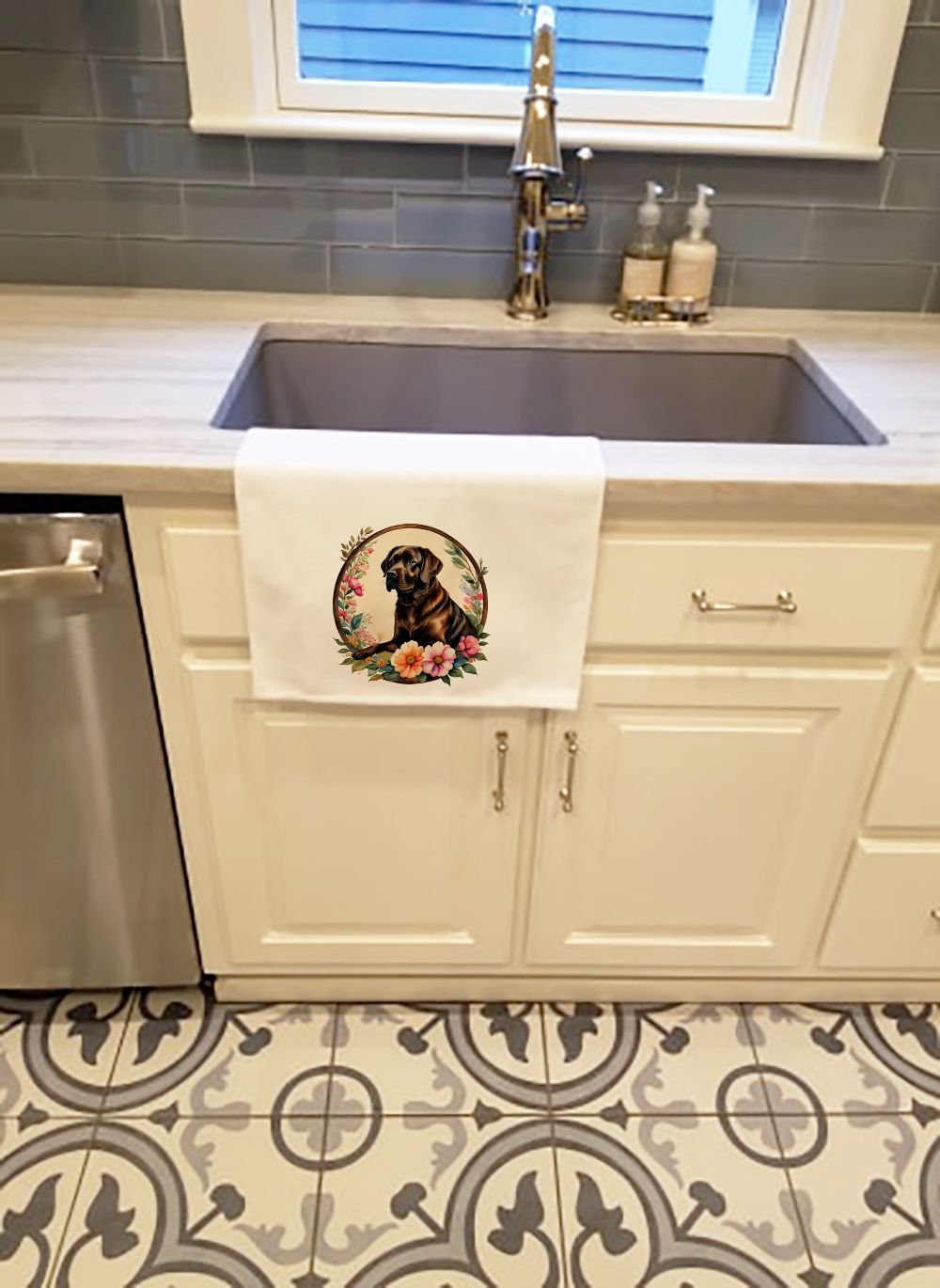 Chocolate Labrador Retriever and Flowers Kitchen Towel Set of 2 White Dish Towels Decorative Bathroom Hand towel for Hand, Face, Hair, Yoga, Tea, Dishcloth, 19 X 28", White