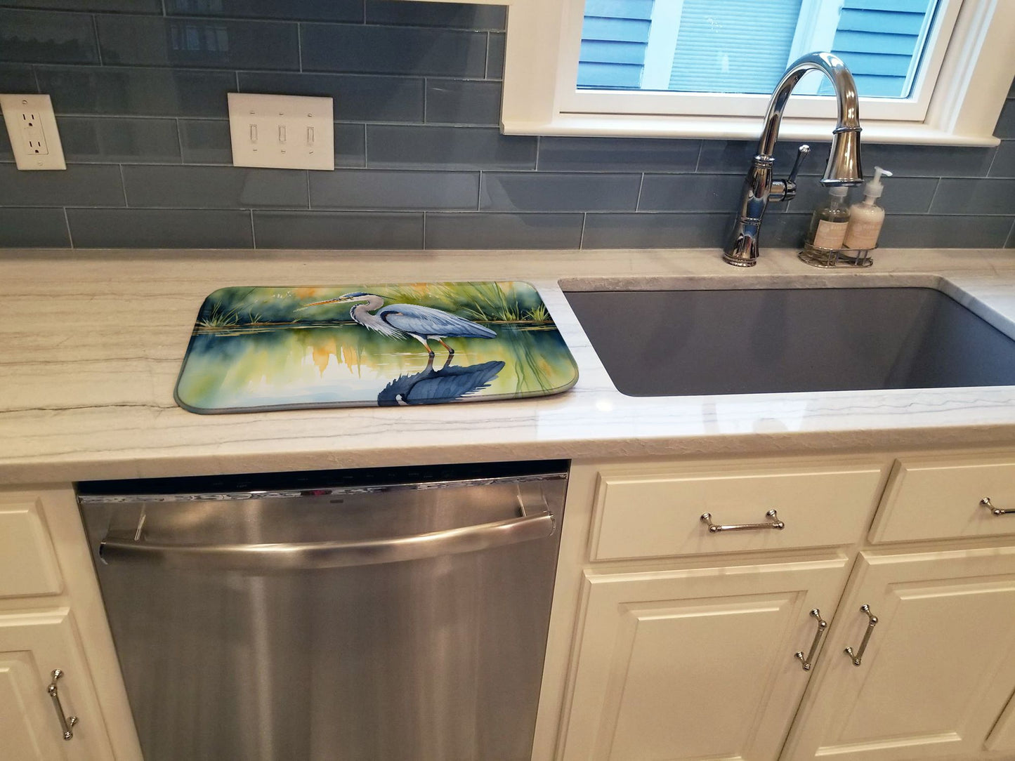 Blue Heron Stalking Prey Dish Drying Mat Absorbent Dish Drying Mat Pad for Kitchen Counter Dish Drainer Mat for Countertop, 14 x 21", Multicolor