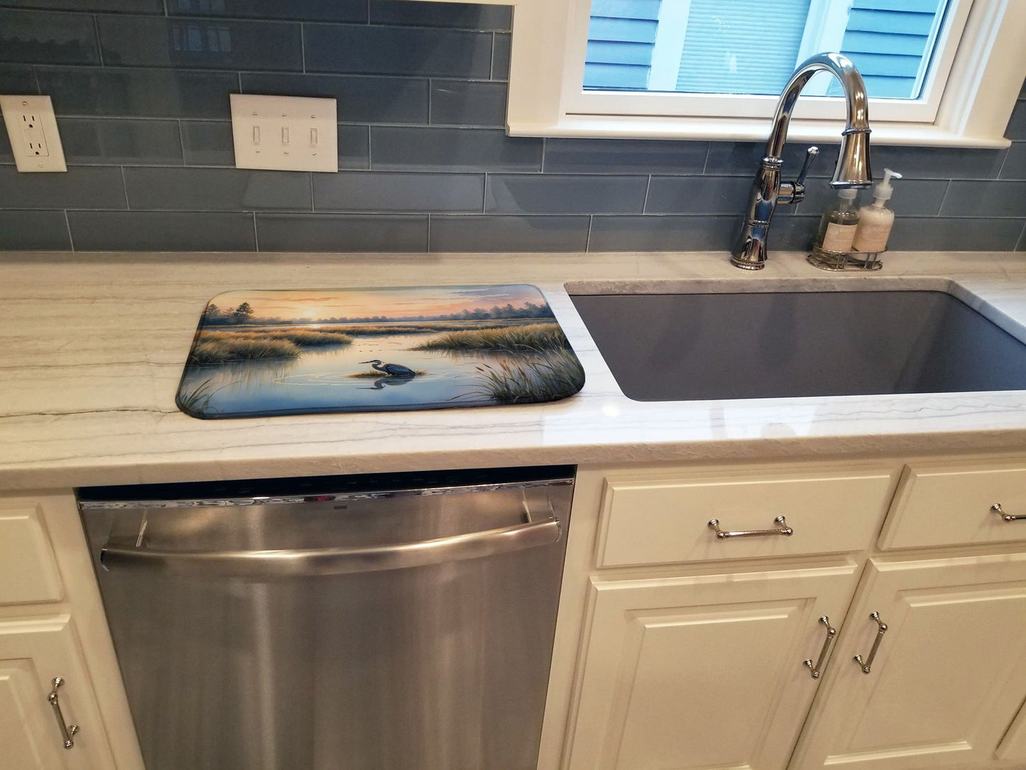 Wetland Wonders Blue Heron Dish Drying Mat Absorbent Dish Drying Mat Pad for Kitchen Counter Dish Drainer Mat for Countertop, 14 x 21", Multicolor